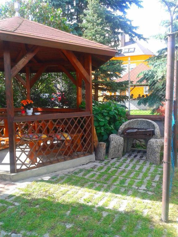 Kaiser Apartman Hévíz Esterno foto