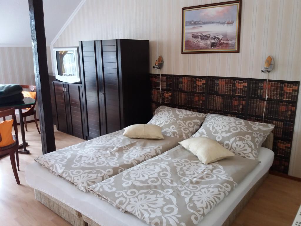 Kaiser Apartman Hévíz Esterno foto