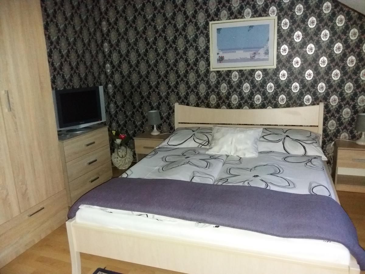 Kaiser Apartman Hévíz Esterno foto